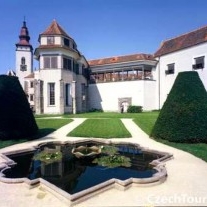 Telč castle park